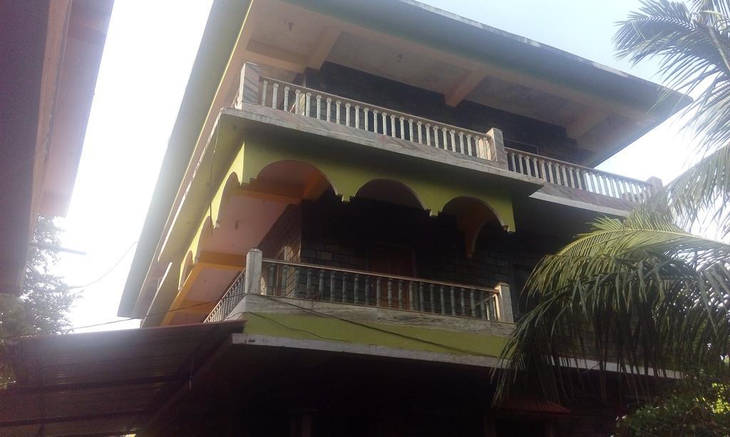 Radhabai Guest House アランボル エクステリア 写真