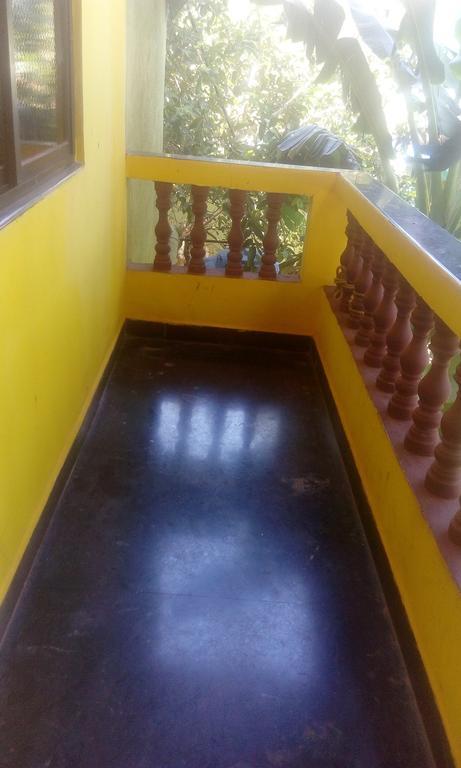 Radhabai Guest House アランボル エクステリア 写真